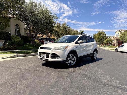 White 2016 Ford Escape Titanium