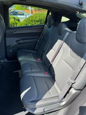 2025 Tesla Model X AWD