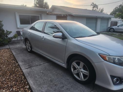 2014 Toyota Camry SE