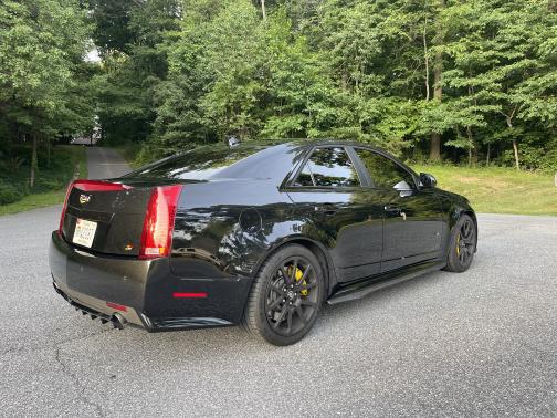 Photo 2 of 18 of 2012 Cadillac CTS-V Base