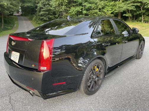 Photo 5 of 18 of 2012 Cadillac CTS-V Base