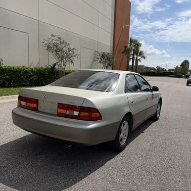 Gray 1997 Lexus ES 300 Base