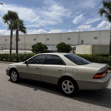 Gray 1997 Lexus ES 300 Base