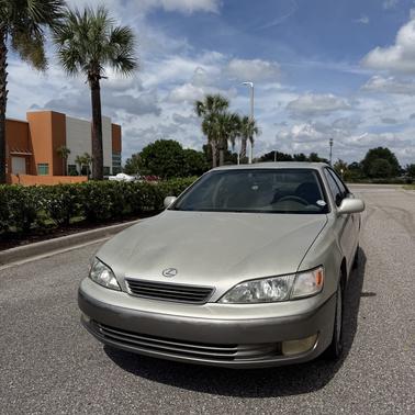 Gray 1997 Lexus ES 300 Base