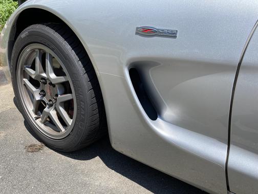 Photo 5 of 5 of 2002 Chevrolet Corvette Z06