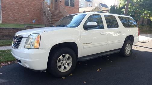 White 2014 GMC Yukon XL 1500 SLE