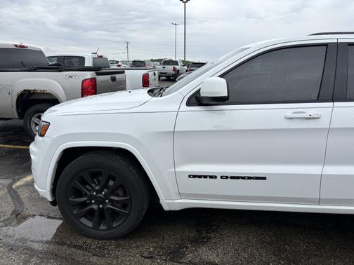 2017 Jeep Grand Cherokee Altitude