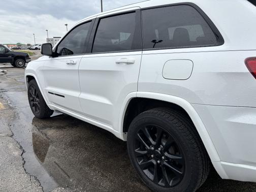 2017 Jeep Grand Cherokee Altitude