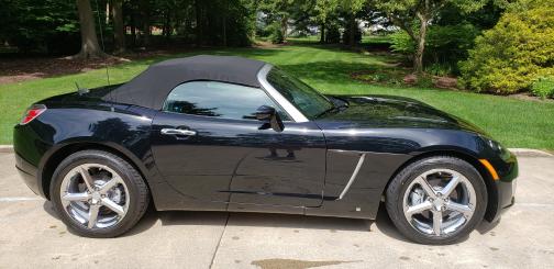 2008 Saturn Sky Red Line
