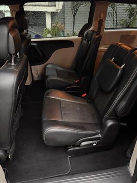Gray 2019 Dodge Grand Caravan SXT