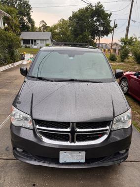 Gray 2019 Dodge Grand Caravan SXT