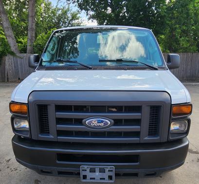 2013 Ford E350 Super Duty XL