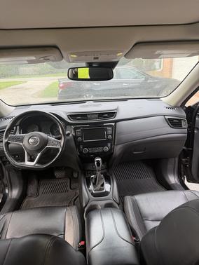 Black 2018 Nissan Rogue SL