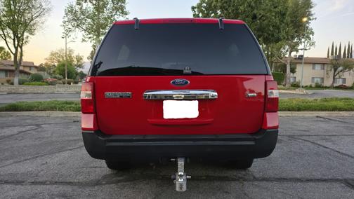 Red 2010 Ford Expedition EL XLT