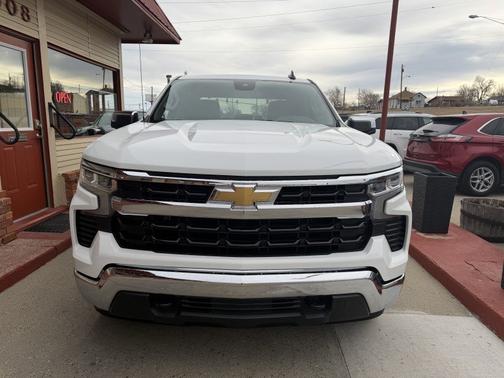 White 2024 Chevrolet Silverado 1500 LT