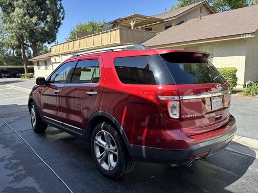 Red 2013 Ford Explorer Limited