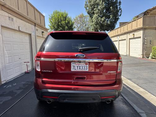 Red 2013 Ford Explorer Limited
