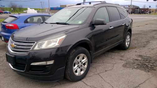 Gray 2014 Chevrolet Traverse LS