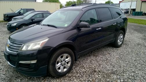 Gray 2014 Chevrolet Traverse LS