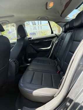 Gray 2010 Volkswagen Jetta SE