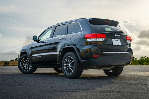 Black 2018 Jeep Grand Cherokee Limited
