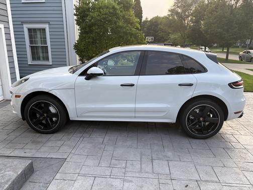 White 2021 Porsche Macan Macan Turbo