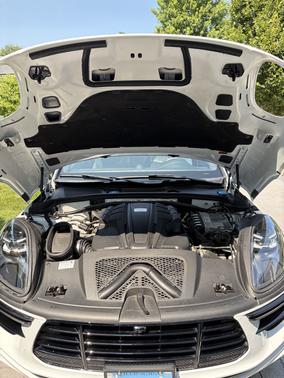 White 2021 Porsche Macan Macan Turbo