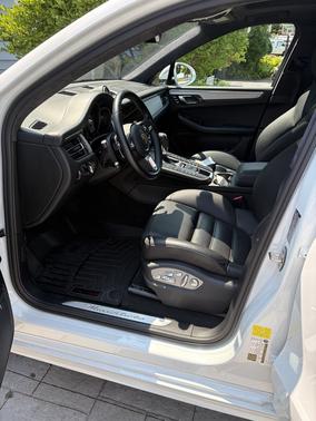 White 2021 Porsche Macan Macan Turbo