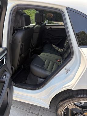 White 2021 Porsche Macan Macan Turbo