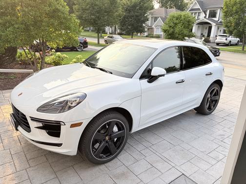 White 2021 Porsche Macan Macan Turbo