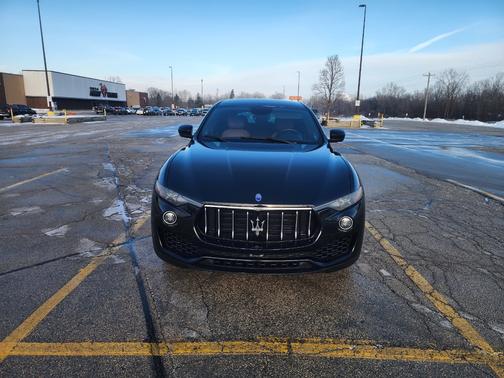Black 2018 Maserati Levante Base