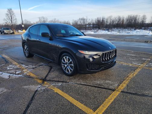 Black 2018 Maserati Levante Base