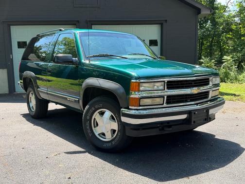 Green 1995 Chevrolet Tahoe Base