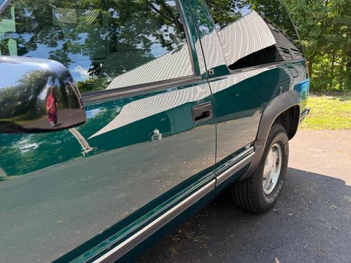 Green 1995 Chevrolet Tahoe Base