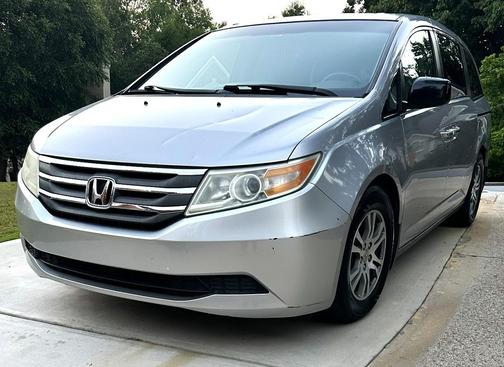 Silver 2013 Honda Odyssey EX-L