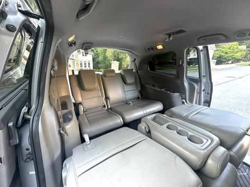 Silver 2013 Honda Odyssey EX-L