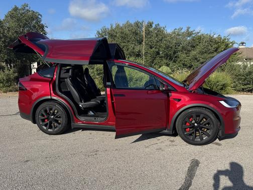 2023 Tesla Model X Plaid