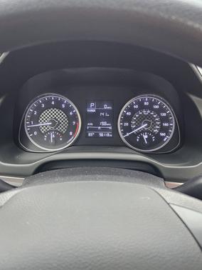 Red 2019 Hyundai ELANTRA SE