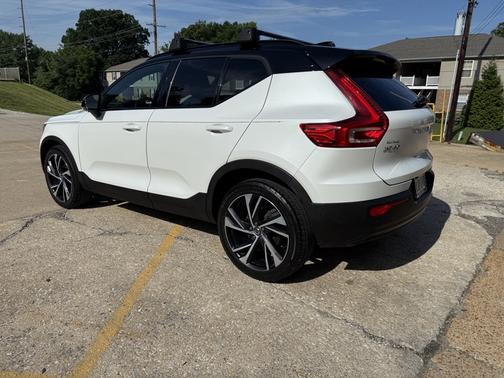 2021 Volvo XC40 T5 R-Design