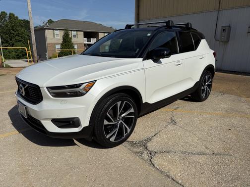 2021 Volvo XC40 T5 R-Design