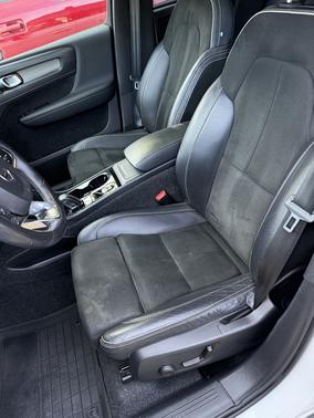 2021 Volvo XC40 T5 R-Design