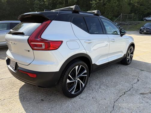 2021 Volvo XC40 T5 R-Design