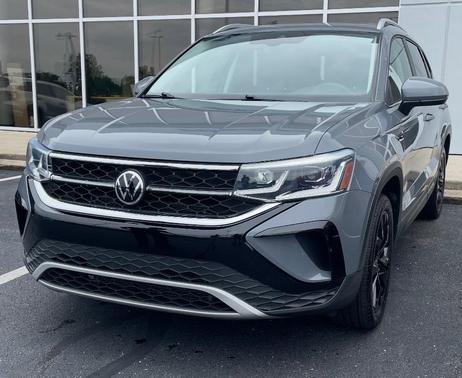 Gray 2022 Volkswagen Taos 1.5T SEL