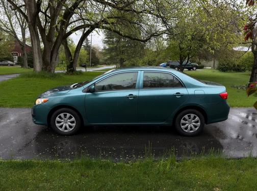 Green 2010 Toyota Corolla LE