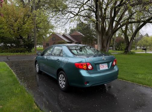 Green 2010 Toyota Corolla LE