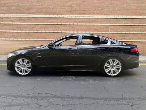 2010 Jaguar XF R