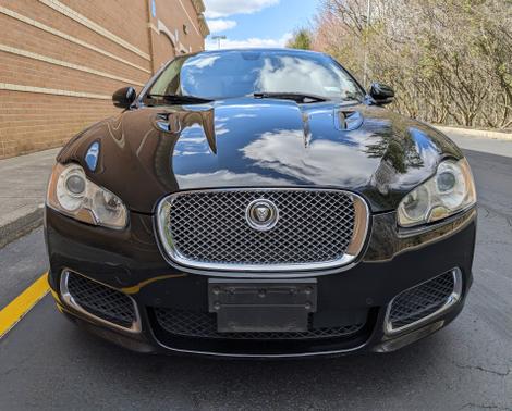 2010 Jaguar XF R