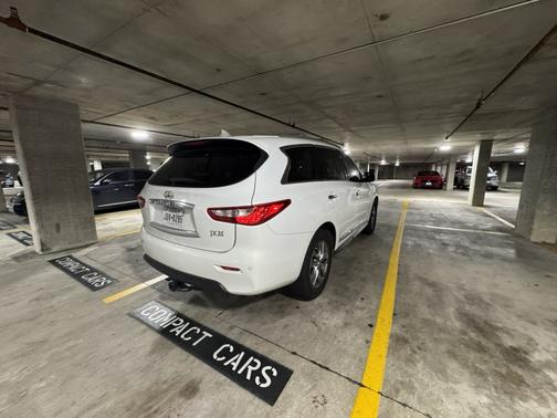 White 2013 INFINITI JX35 Base