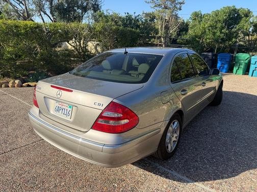 Gold 2006 Mercedes-Benz E-Class E320 CDI