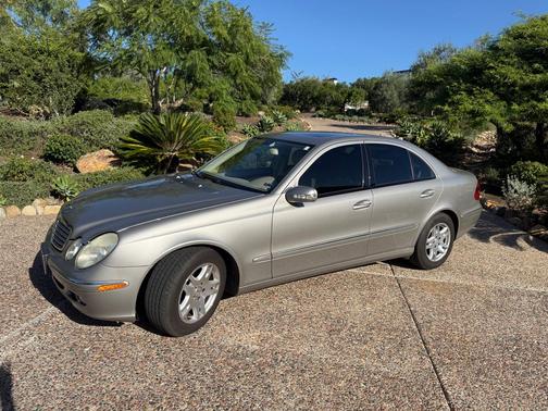 Gold 2006 Mercedes-Benz E-Class E320 CDI